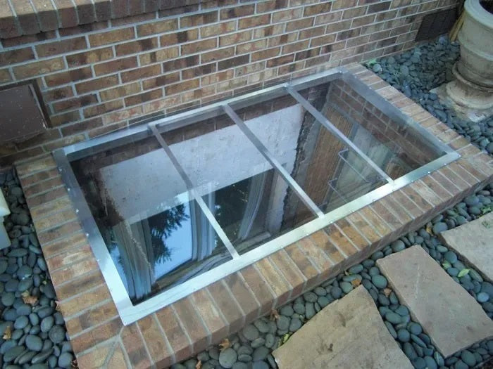 Aluminum Window Well Cover - Rust Free Aluminum - Transparent Rigid high-grade polycarbonate - Made In Canada - Model # WWC889-Taimco