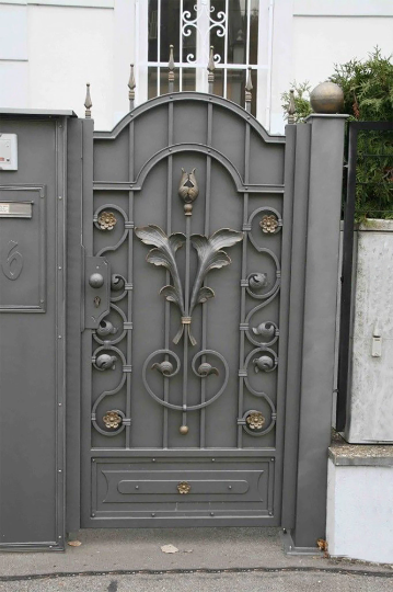 Classic Spiral Vintage Metal Fence Entry Gate | Modern Fabrication Metal Garden Gate | Made in Canada – Model # 839-Taimco