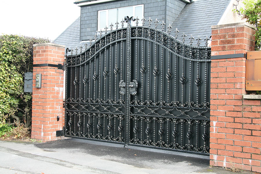 Hambledon Wrought iron gates – Dual Swing Driveway Gate | Classic Fence Design Entry Gate | Made in Canada – Model # 876-Taimco