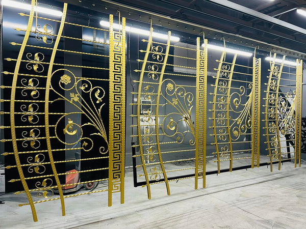 Metal gates refinished for a Mississauga homeowner