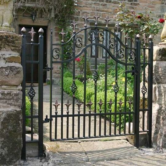 Modern Doodle Design Wrought Metal Back Yard Gate | Classic Fabrication Iron Fence Yard Gate | Made in Canada – Model # 400-Taimco