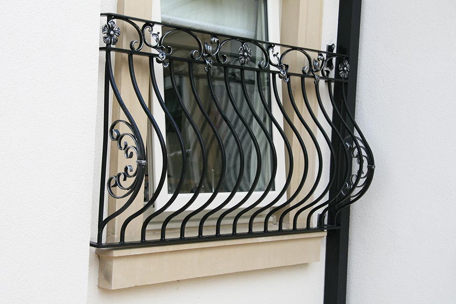 Oval Wrought Iron Balcony Railing Design - Railing Balcony Panels - Simple Style Rail - Made in Canada - Model # DRP981-Taimco