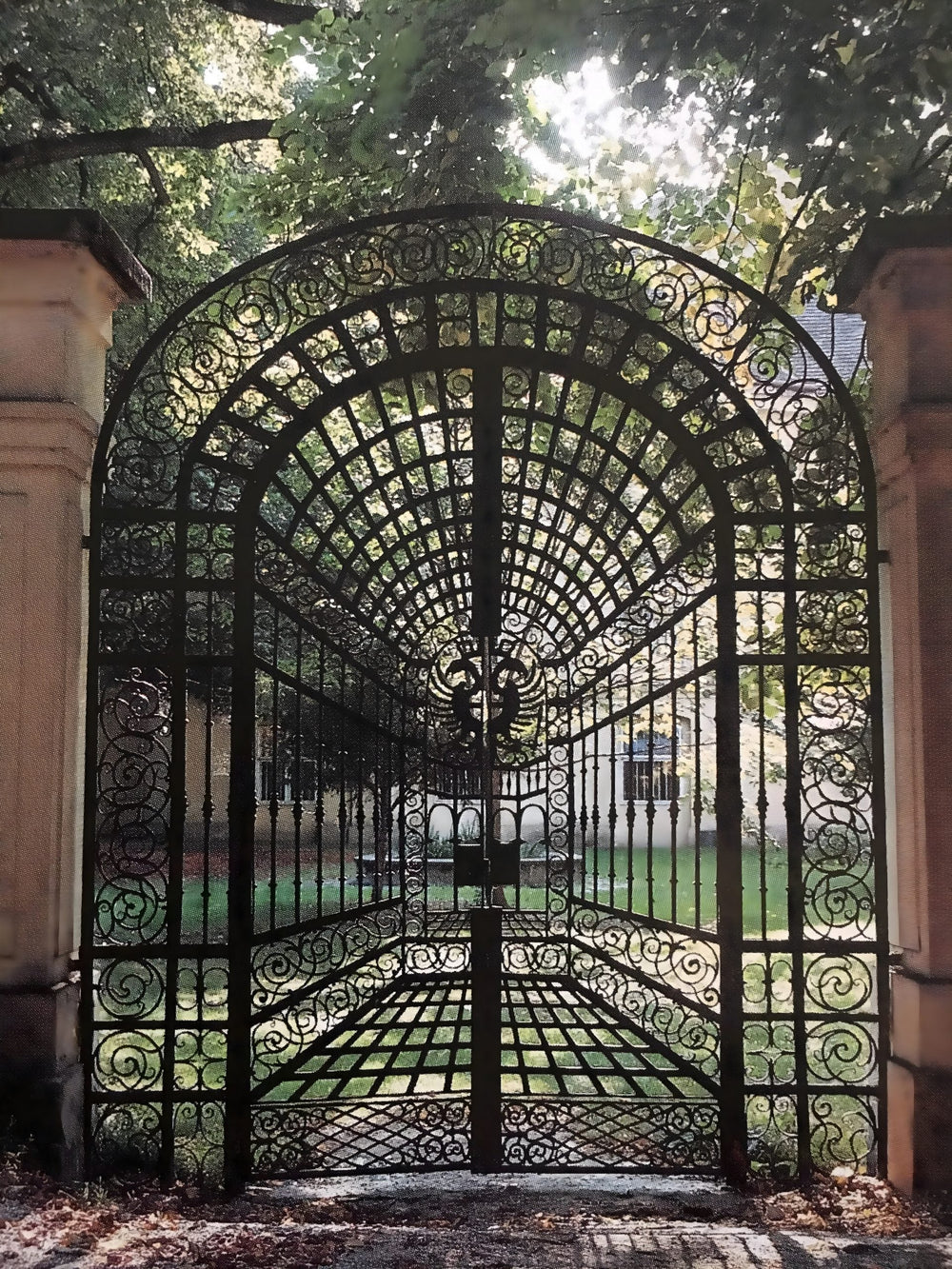 Ponzo Illusion Steel Garden Gate | Model # 259-Taimco