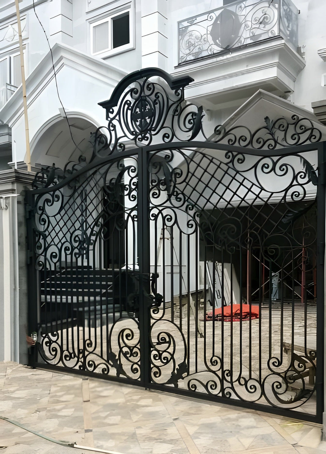 Royal Majestic Geometric Design Driveway Gate| Modern Metal Art Spiral Vintage Entry Gate | Made in Canada – Model # 136-Taimco