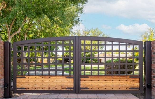 Gridline Elite modern Unique Square Box Design Driveway Gate Made In Canada – Model # DWG057