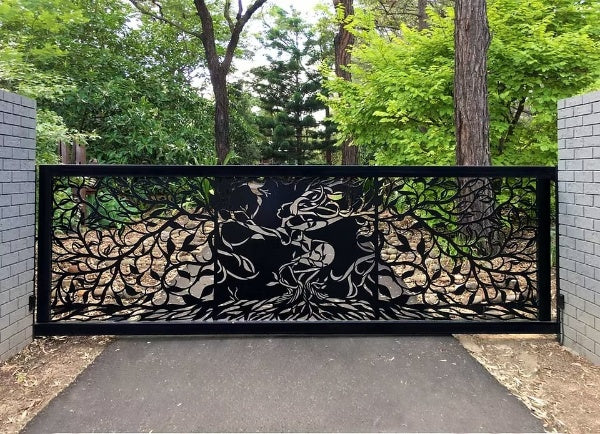 Harmony Grove – Nature-Inspired Plasma-Cut Steel Gate with Tree & Birds Motif | Made in Canada – Model # DWG078