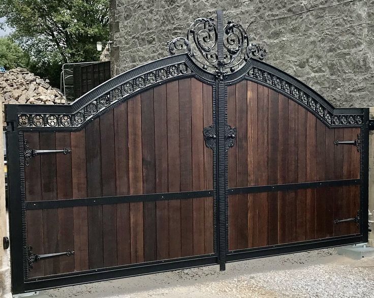 Regal Timbercrest – Wood & Wrought Iron Estate Driveway Gate Model # DWG204
