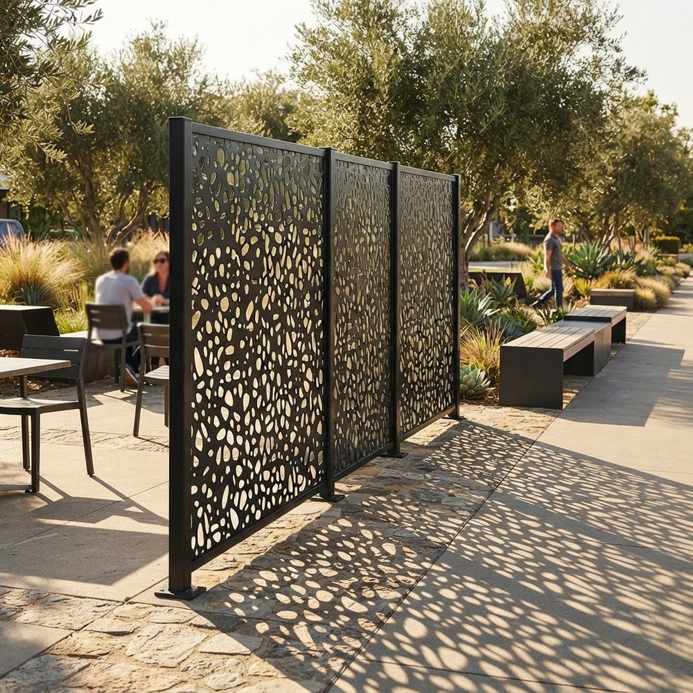 Heavy duty 3 mm steel privacy partition with pebble pattern artwork