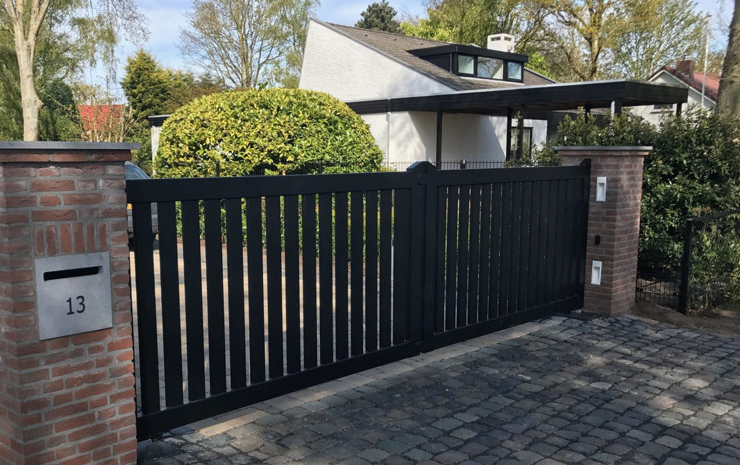 Modern Classic Metal Driveway Gate | Model # 102