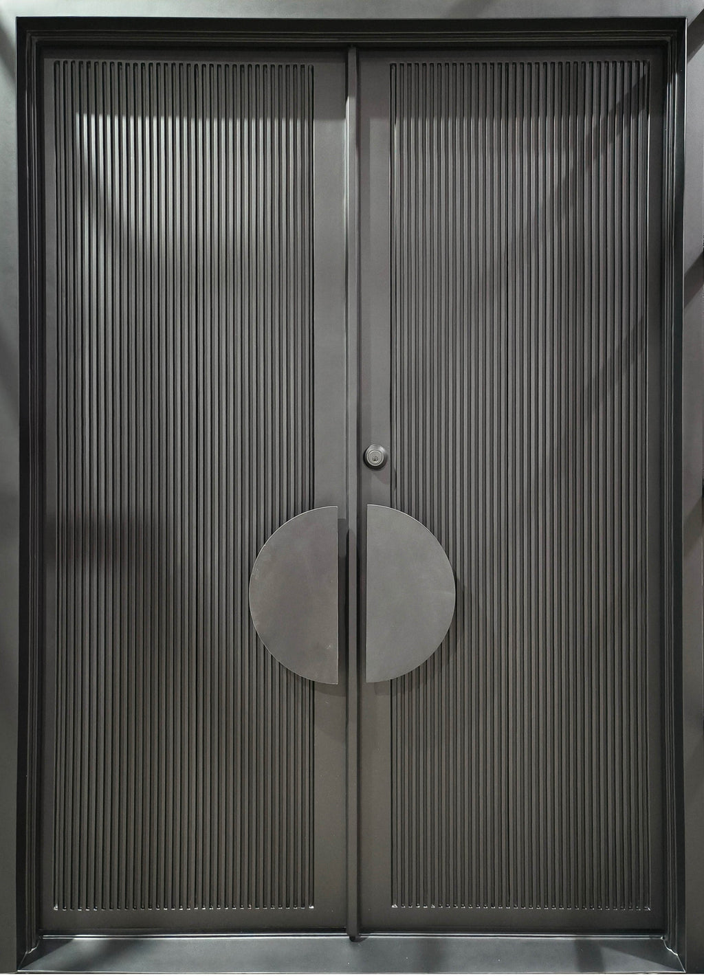 Symmetric Grip Steel Double Door Vertical Ridge Design with Split Circ