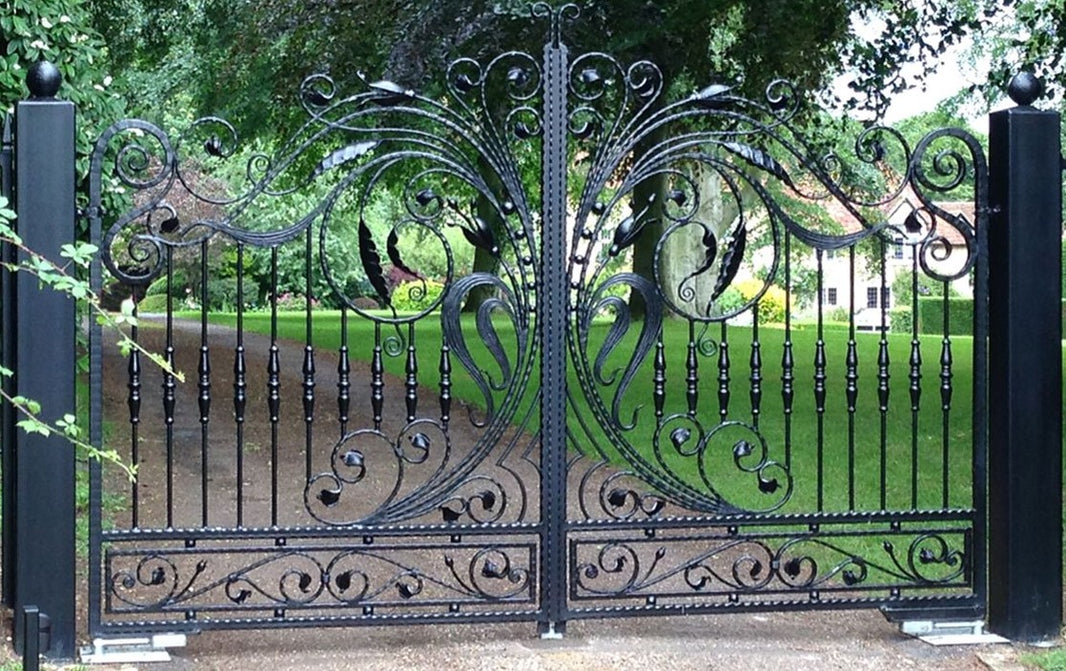 Royal Luxurious Victorian Style Steel Driveway Gate | Custom Fabricated Metal Entrance Gate | Made in Canada – Model # 865