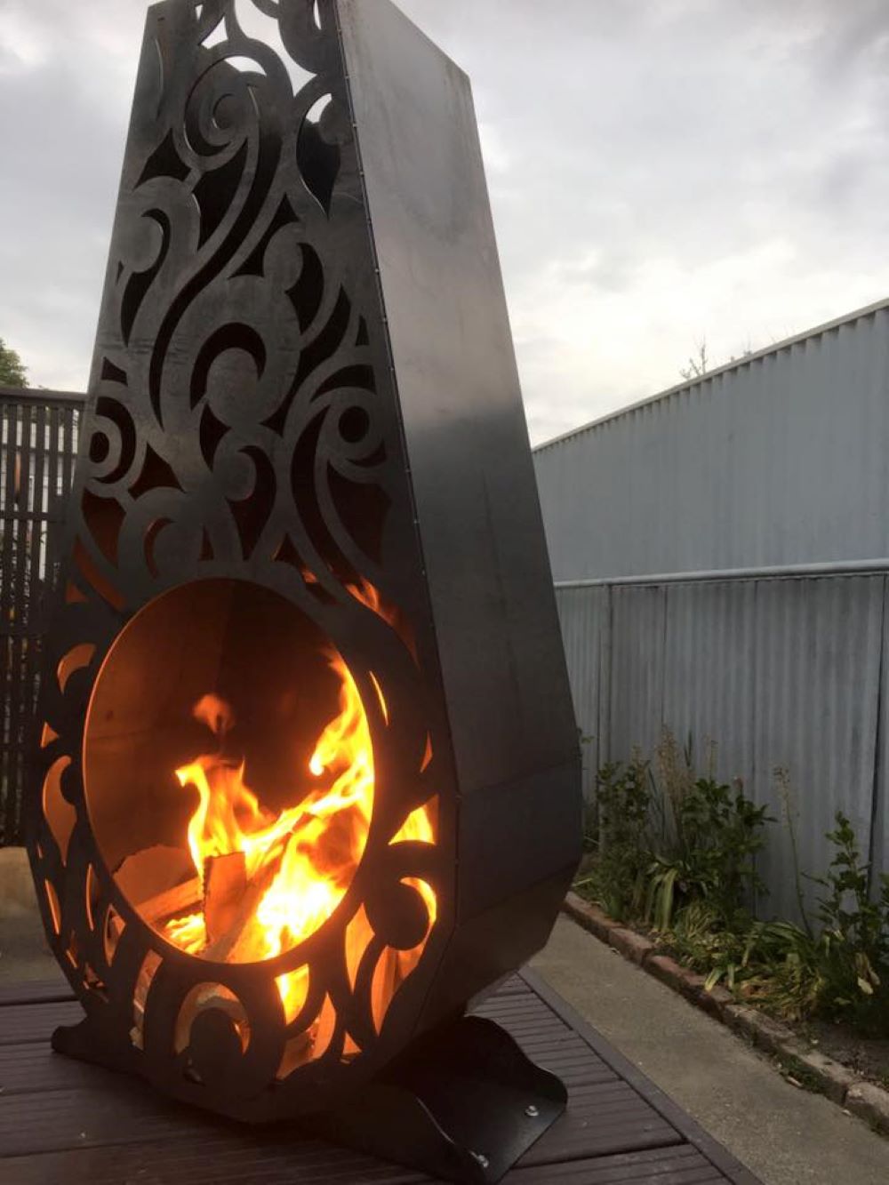Stunning Corten Outdoor Fireplace | Fire Pit Wood Rack for Indoor & Outdoor | Made in Canada - Model # WBFP664-Taimco