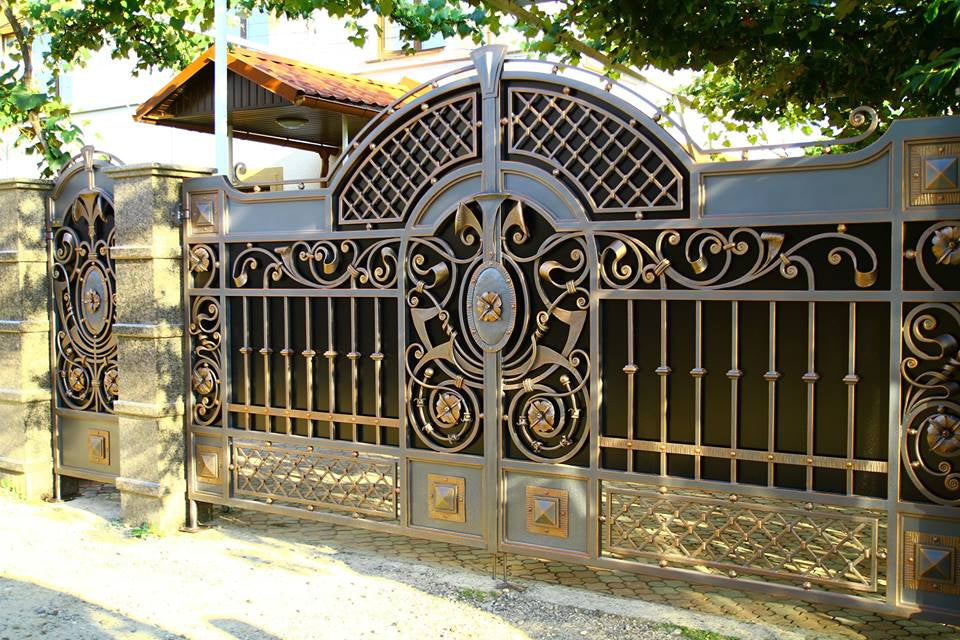 Beautiful Ornamental Driveway Gate | Luxurious Metal Design Entrance Gate | Made in Canada – Model # 878