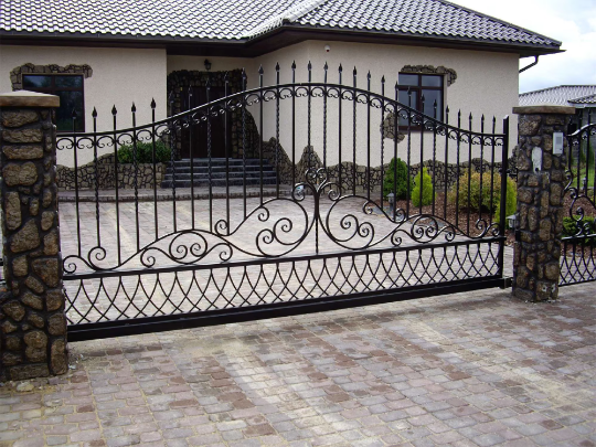 Classic Ornamental Metal Driveway Gate | Classical Steel Entrance Gate | Made in Canada – Model # 708