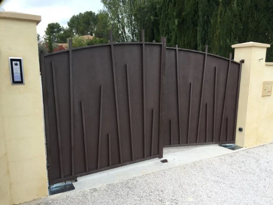 Modern Artistic Emboss Work | Metal Driveway Gate | Custom Fabricated Heavy Duty Entrance Gate | Made in Canada – Model # 846