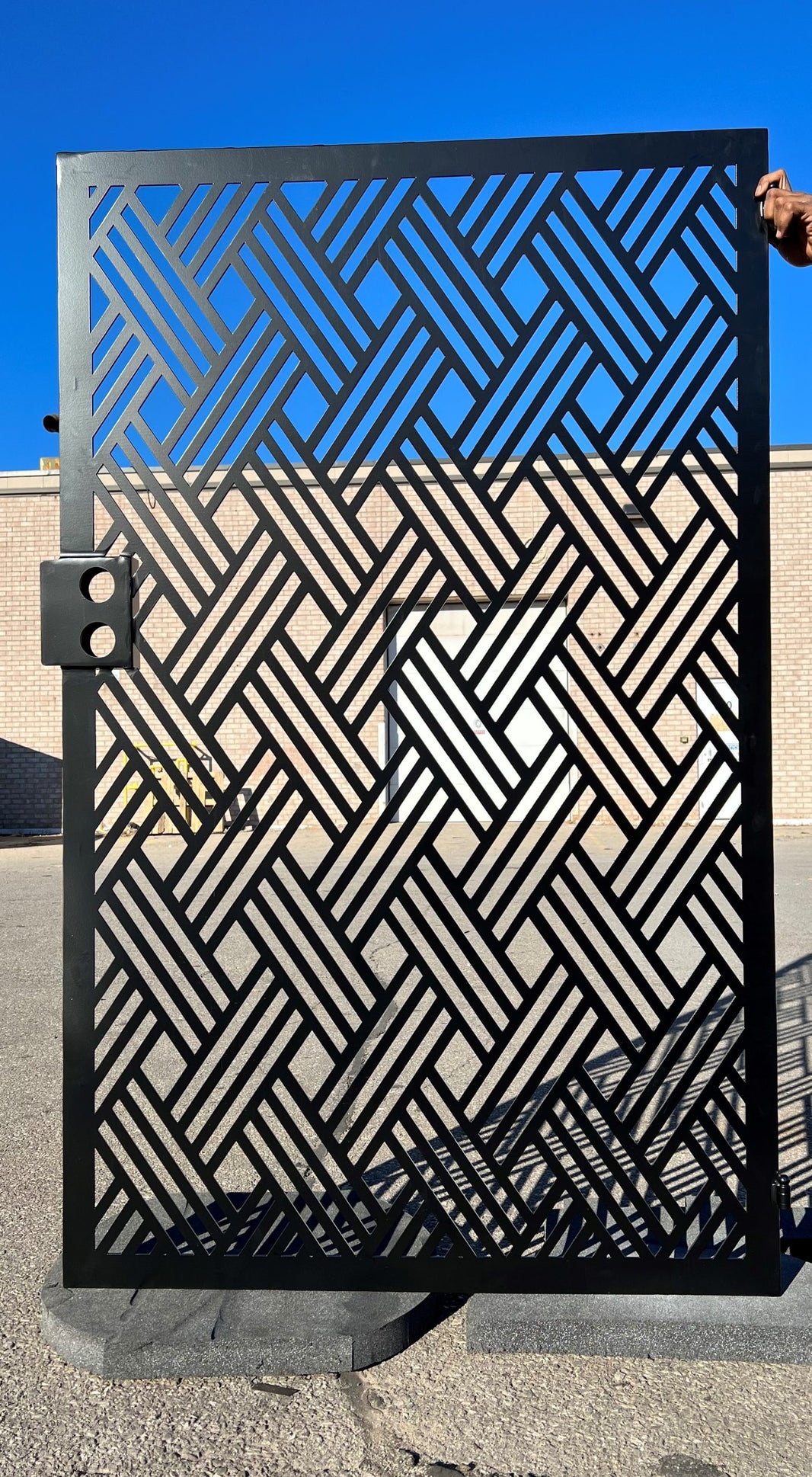 Laser Cut Artistic Criss Cross Design Metal Back Yard Gate| Modern Fabrication Metal Pool Gate | Made in Canada – Model # 721