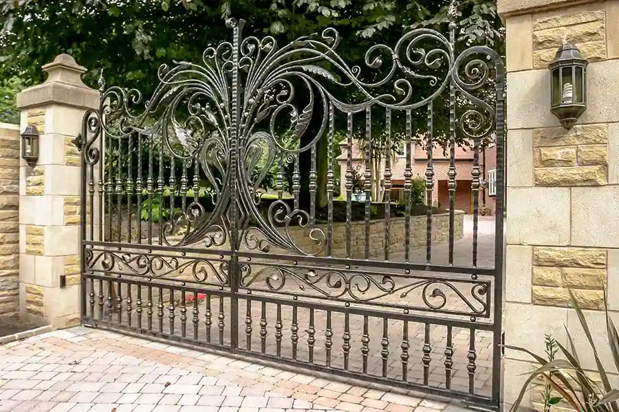 Royal Luxurious Victorian style Steel Driveway Gate | Custom Fabricated Metal Entrance Gate | Made in Canada – Model # 849